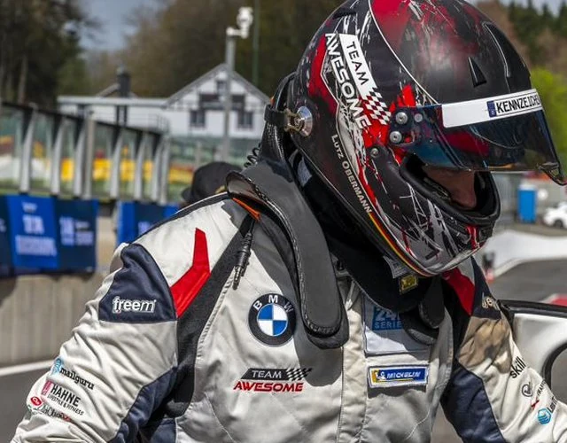 Körperpilot Kunde Lutz – Motorsportler im Rennanzug, begleitet bei Training und Ernährung für den Leistungssport